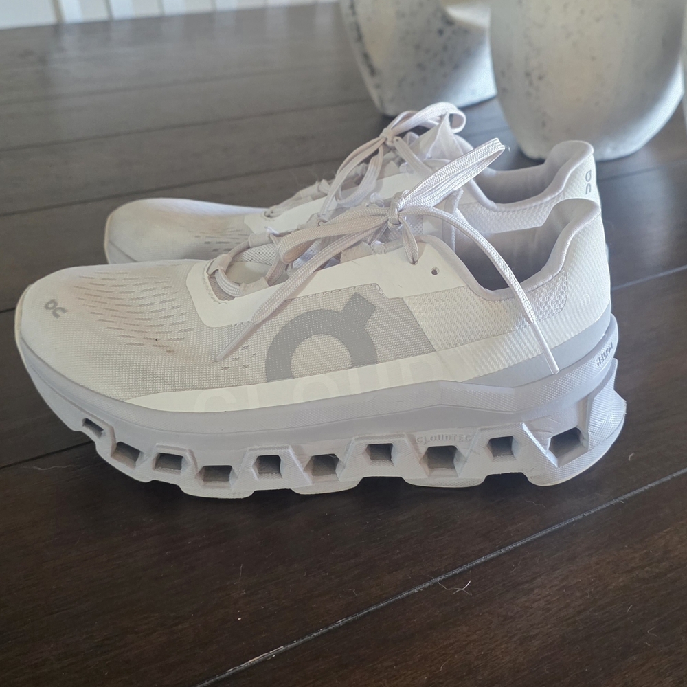 On Running Women's Athletic Shoes - White And Gray